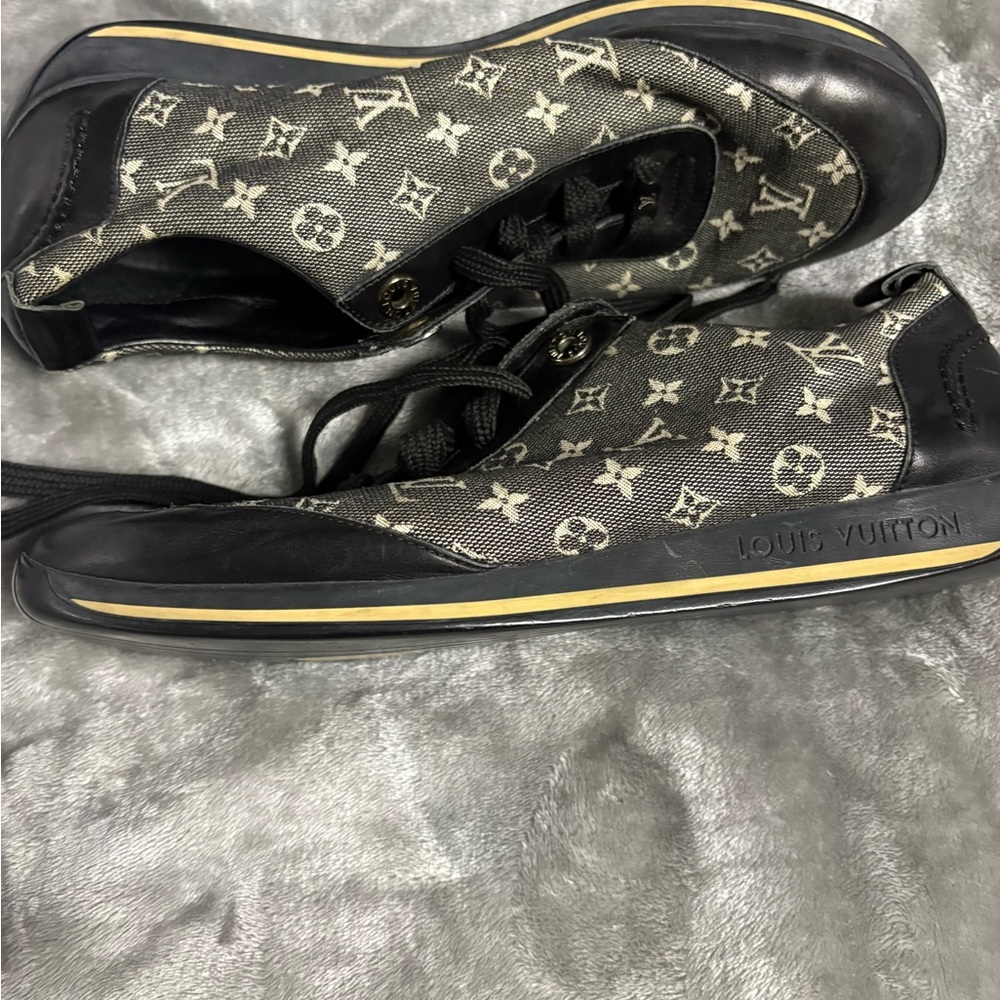 Louis Vuitton Monogram Black and Cream Sneakers